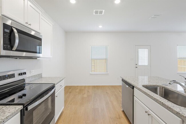 317 Carmel Cyn Trl in Jarrell, TX - Building Photo - Building Photo