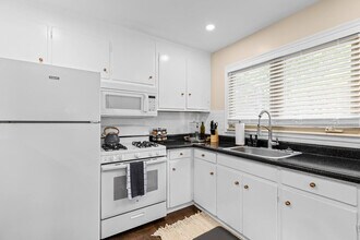 28232 Floral St in Roseville, MI - Building Photo - Building Photo