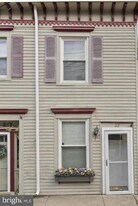 22 Thompson St in Bordentown, NJ - Building Photo