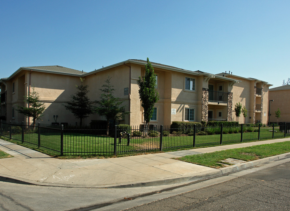 The Village at Kings Canyon in Fresno, CA - Building Photo