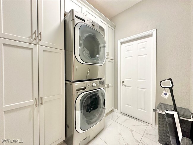 property at 2544 SW 28th Pl