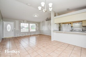 2506 18th St SW in Lehigh Acres, FL - Foto de edificio - Building Photo
