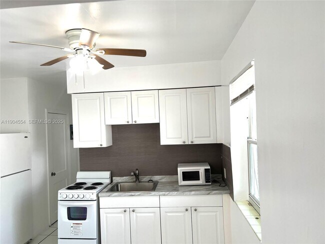 property at 1931 Jefferson St