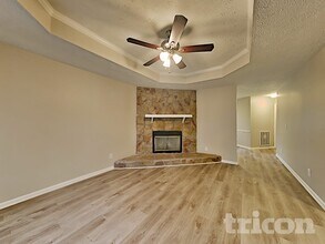 102 Natchez Ct S in La Vergne, TN - Foto de edificio - Building Photo