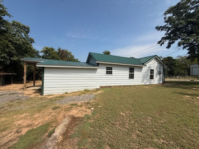 628 State Line Rd in Arkoma, OK - Building Photo - Building Photo