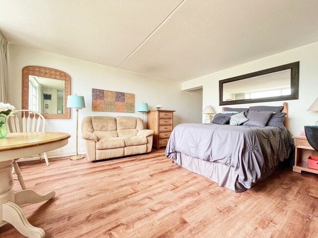 property at 400 Hobron Ln