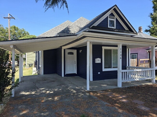 property at 1136 SE Pine St