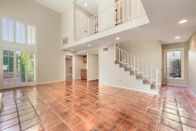 369 Avenida Granada in Long Beach, CA - Building Photo - Building Photo