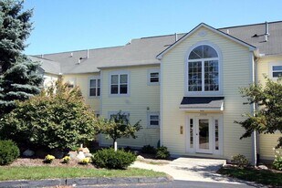 2205 S Huron Pky, Unit 4 in Ann Arbor, MI - Building Photo