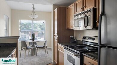 625 E Stassney Ln in Austin, TX - Building Photo - Building Photo