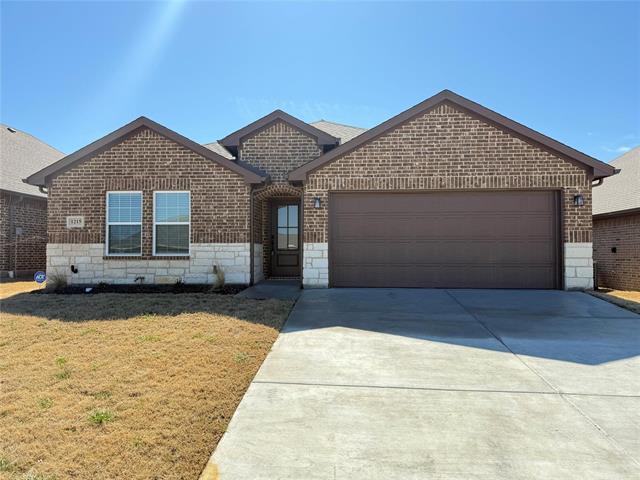 1215 Brad Kellar Dr in Greenville, TX - Building Photo