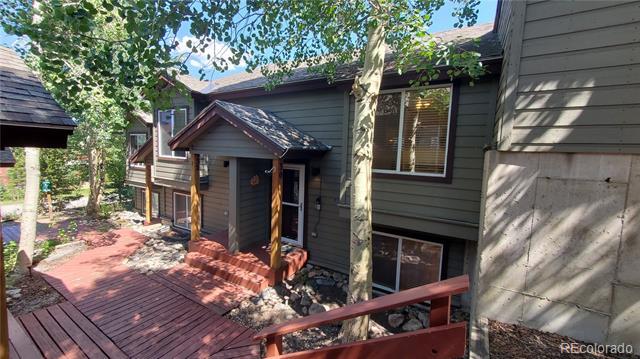 property at 30 Spyglass Ln