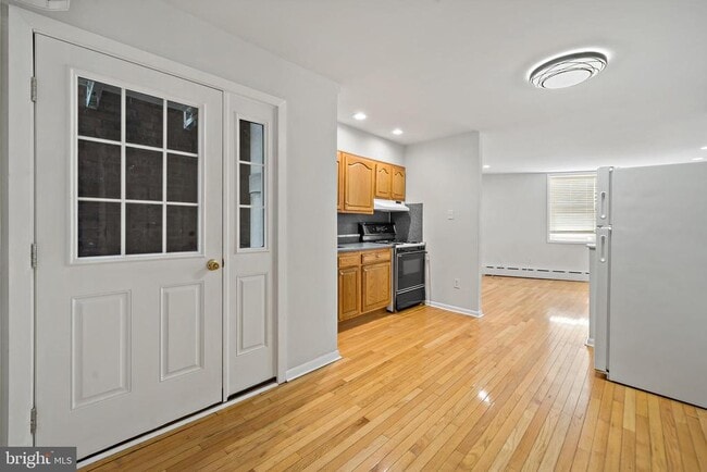 property at 1117 W Moyamensing Ave