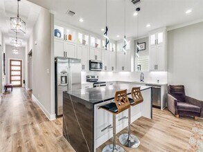 1322 Strickland St in Dallas, TX - Building Photo - Building Photo