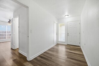 5722 Misty Glen in San Antonio, TX - Building Photo - Building Photo