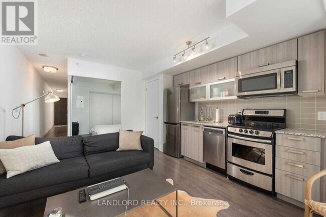 68 Abell St in Toronto, ON - Building Photo - Building Photo