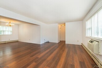 2467 NJ-10 in Morris Plains, NJ - Building Photo - Building Photo