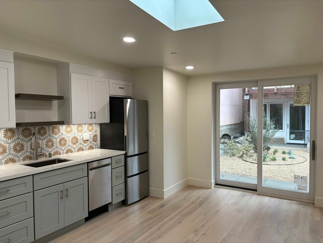 3763 Cesar Chavez St in San Francisco, CA - Building Photo - Building Photo