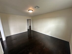 3921 Roselawn Dr in Waco, TX - Building Photo - Building Photo