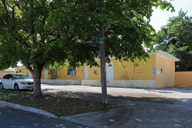 506-520 Conniston Rd in West Palm Beach, FL - Building Photo - Building Photo