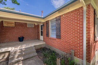 9352 Angora St in Dallas, TX - Building Photo - Building Photo