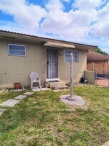 525 SW 56th Ave in Coral Gables, FL - Building Photo