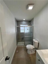 2854 SW 4th Pl in Fort Lauderdale, FL - Building Photo - Building Photo