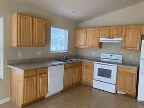 35 Brunswick Ln in Palm Coast, FL - Building Photo - Building Photo