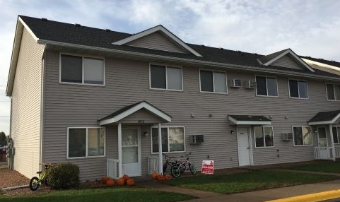 PARKSIDE TOWNHOMES OF ROCHESTER in Redwood Falls, MN - Building Photo