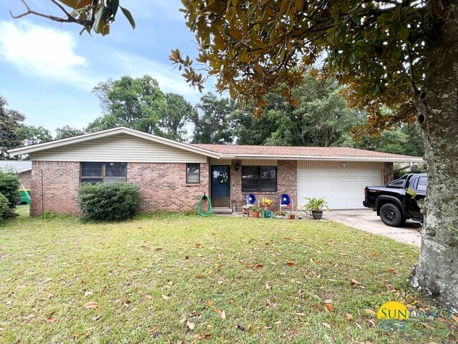 6 Regency Park Dr