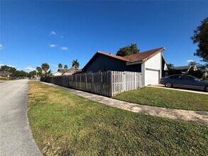 7099 NW 48th Ct in Lauderhill, FL - Building Photo - Building Photo