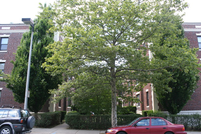 Parkway Manor Apartments in Roslindale, MA - Building Photo - Building Photo