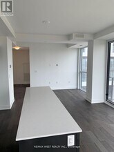 1063 Douglas McCurdy Cmn in Mississauga, ON - Building Photo - Building Photo