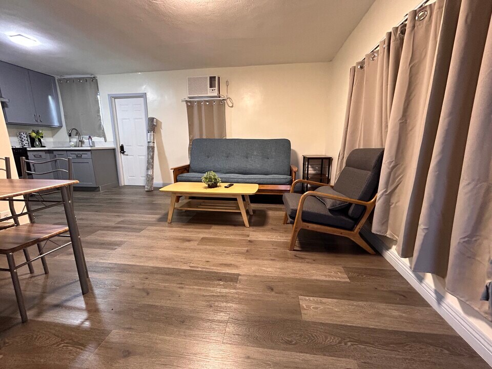 2110 Keith St in Los Angeles, CA - Building Photo