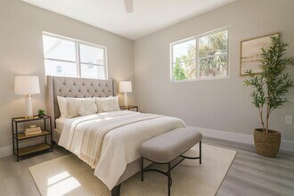 5039 N Beach Rd in Englewood, FL - Building Photo - Building Photo