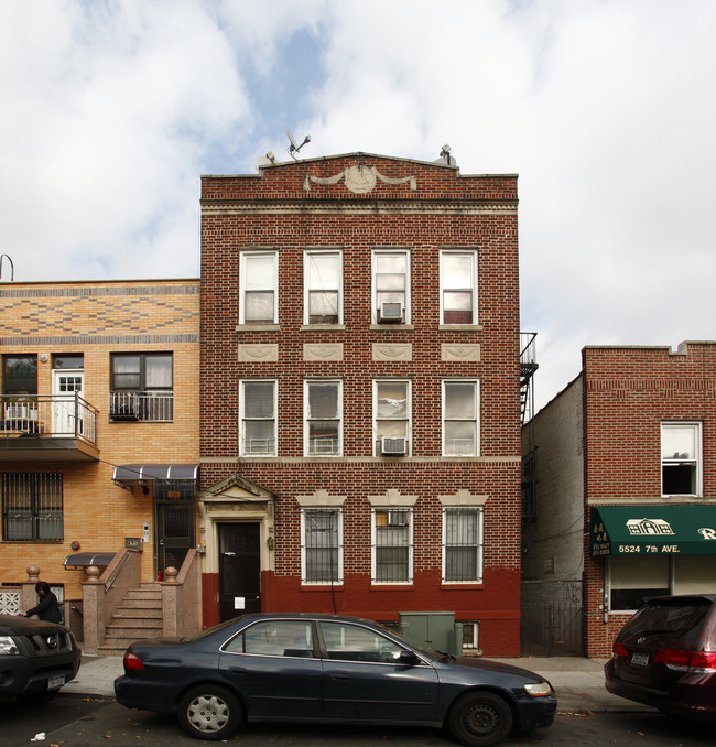 673 56th St in Brooklyn, NY - Building Photo - Building Photo