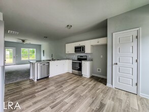 185 Buckhorn Ave in Holly Ridge, NC - Foto de edificio - Building Photo