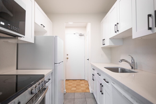 1017 Woodbine in Toronto, ON - Building Photo - Building Photo