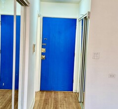 2401 W Balmoral Ave in Chicago, IL - Building Photo - Building Photo
