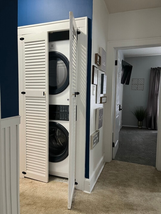 369 E Tuscarawas Ave in Barberton, OH - Building Photo