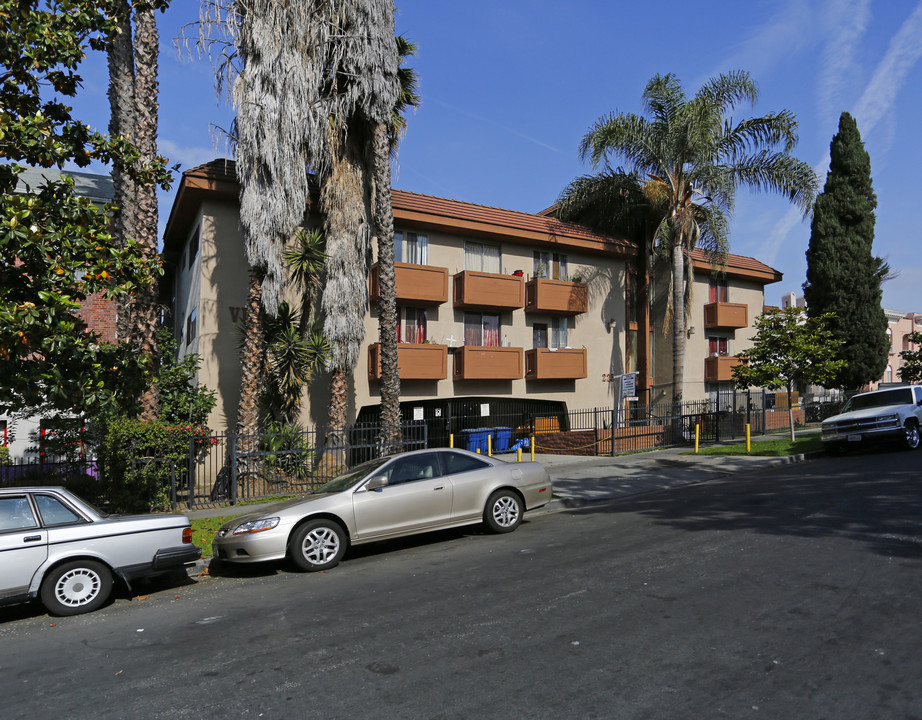 Villa Berendo Apartments in Los Angeles, CA - Foto de edificio