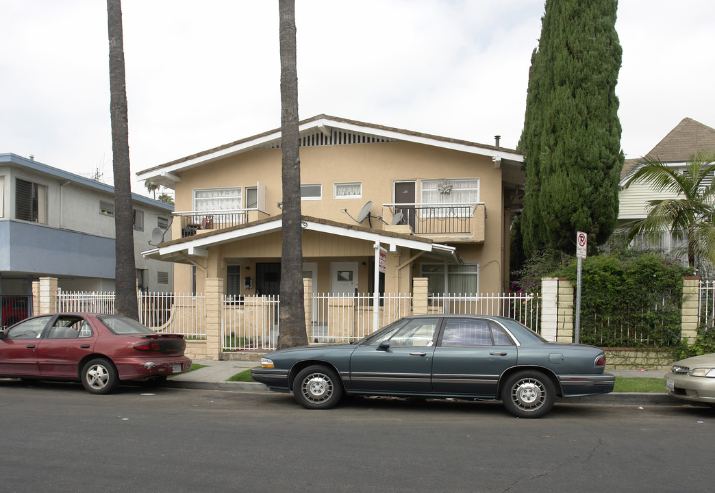 117 N Alexandria Ave in Los Angeles, CA - Building Photo