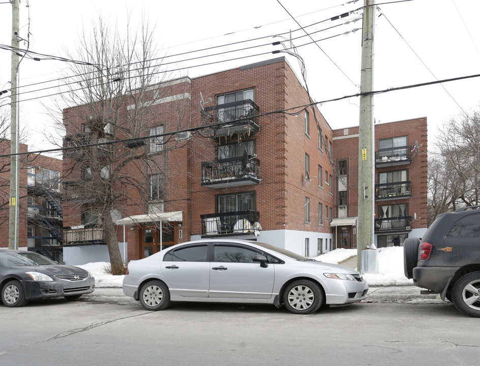 3930-3940 Barclay in Montréal, QC - Building Photo