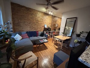14 Evergreen Sq, Unit 2FL in Somerville, MA - Building Photo - Building Photo