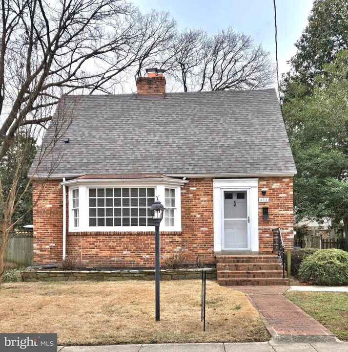 402 Fontaine St in Alexandria, VA - Building Photo