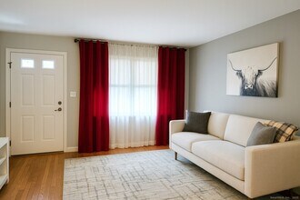 48 Strawberry Hill Ave in Stamford, CT - Building Photo - Building Photo