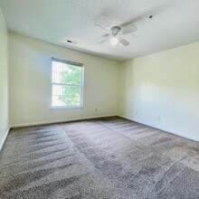 903 Hanahan Ct in Greensboro, NC - Building Photo - Building Photo