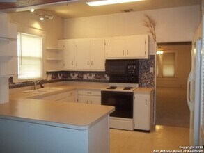 330 Eads Ave in San Antonio, TX - Building Photo - Building Photo