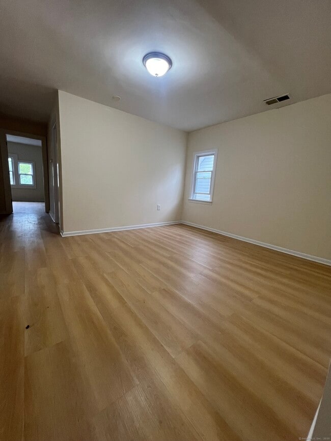 1003 Howard Ave in Bridgeport, CT - Building Photo - Building Photo