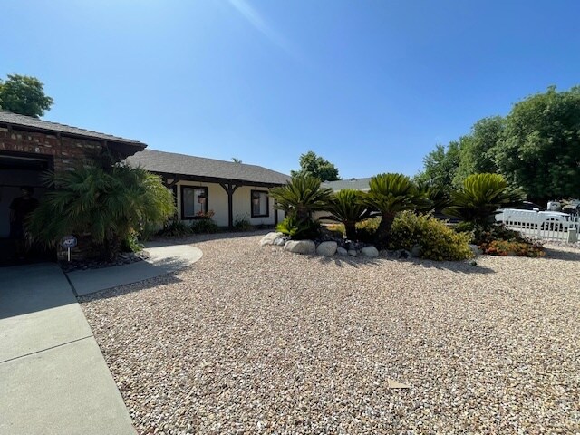 26458 Larkspur St in Hemet, CA - Building Photo - Building Photo